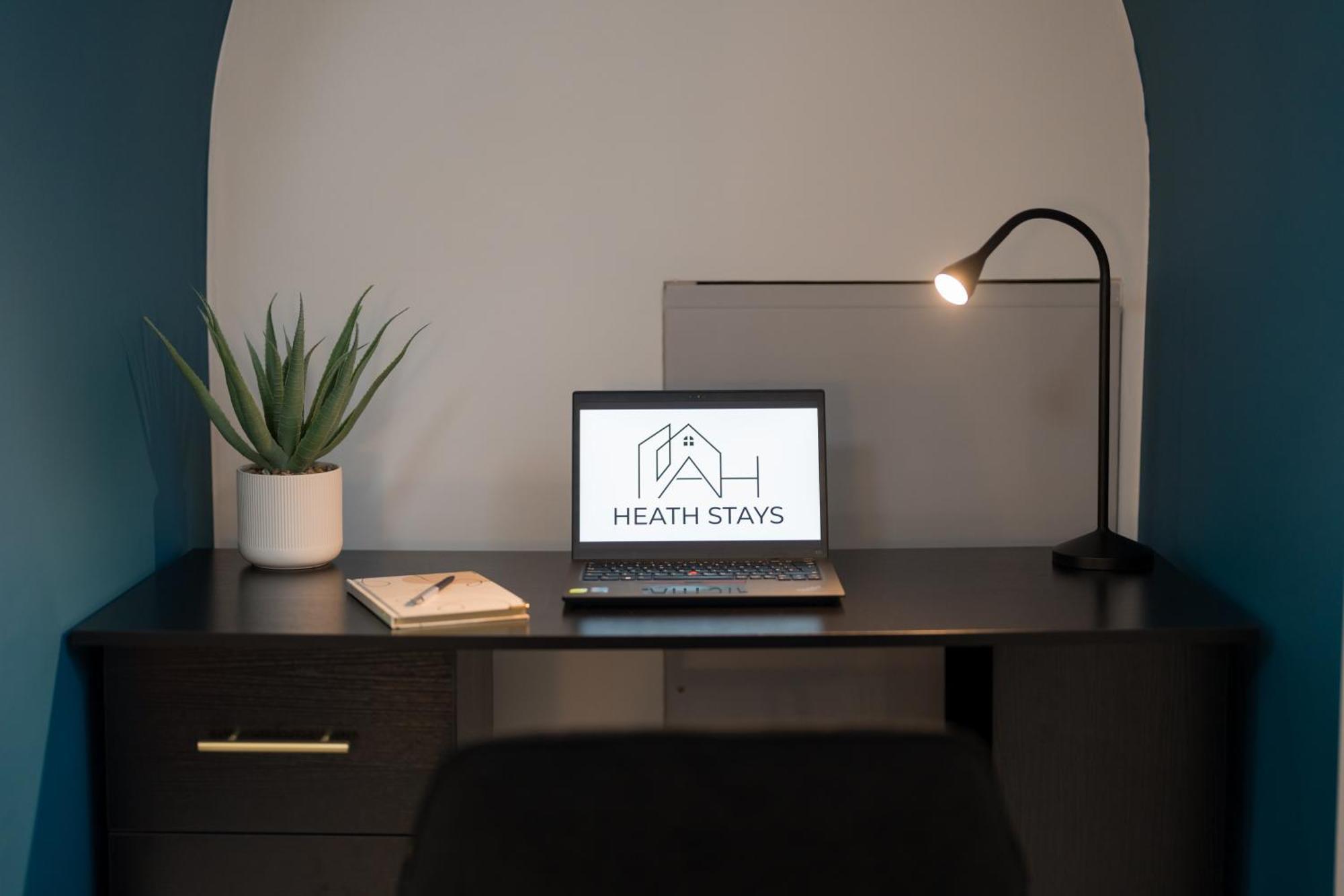 Luxurious 2 Bed Birmingham House Free Parking - Sleeps 6 Apartman Kültér fotó