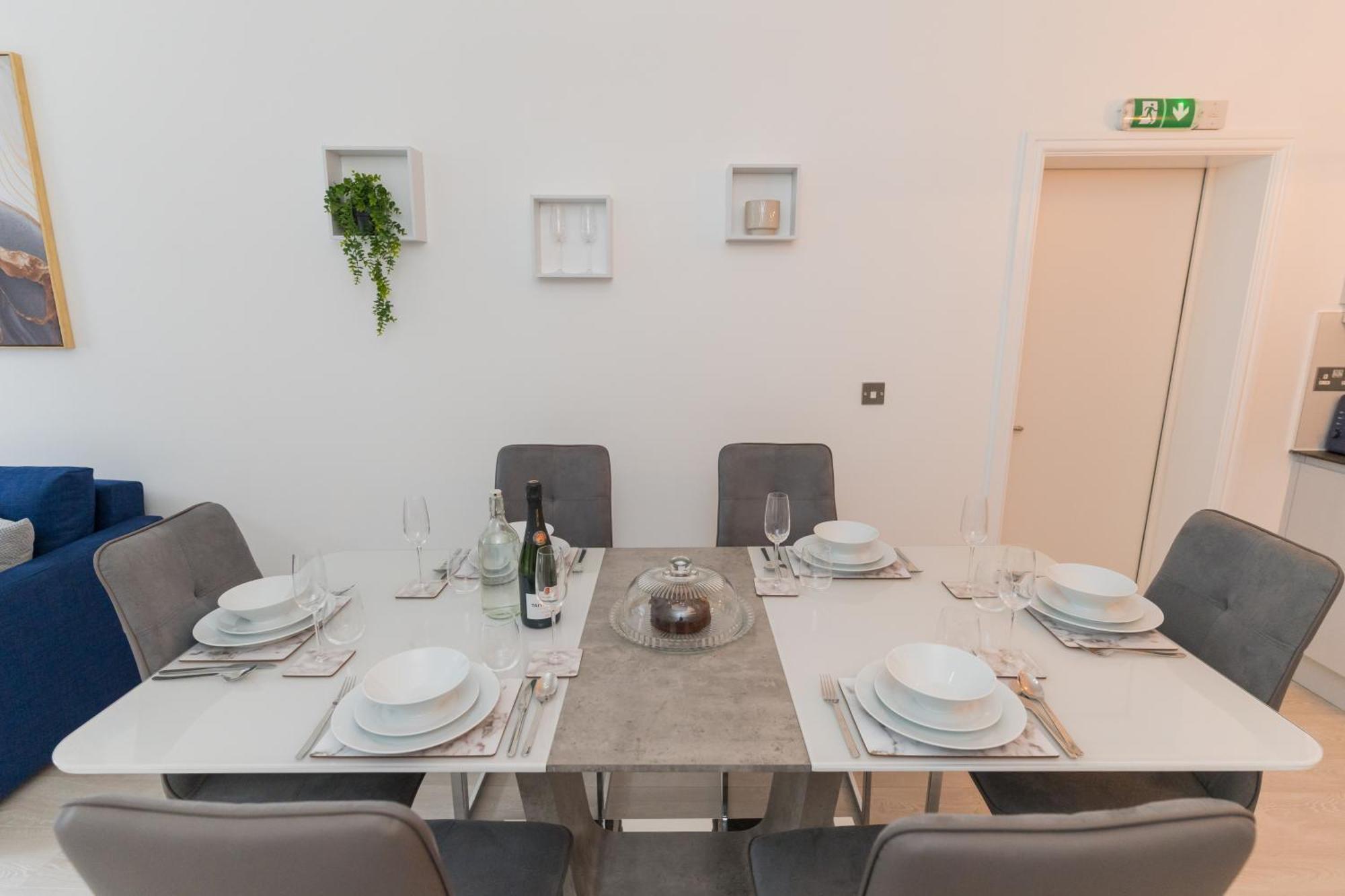 Luxurious 2 Bed Birmingham House Free Parking - Sleeps 6 Apartman Kültér fotó
