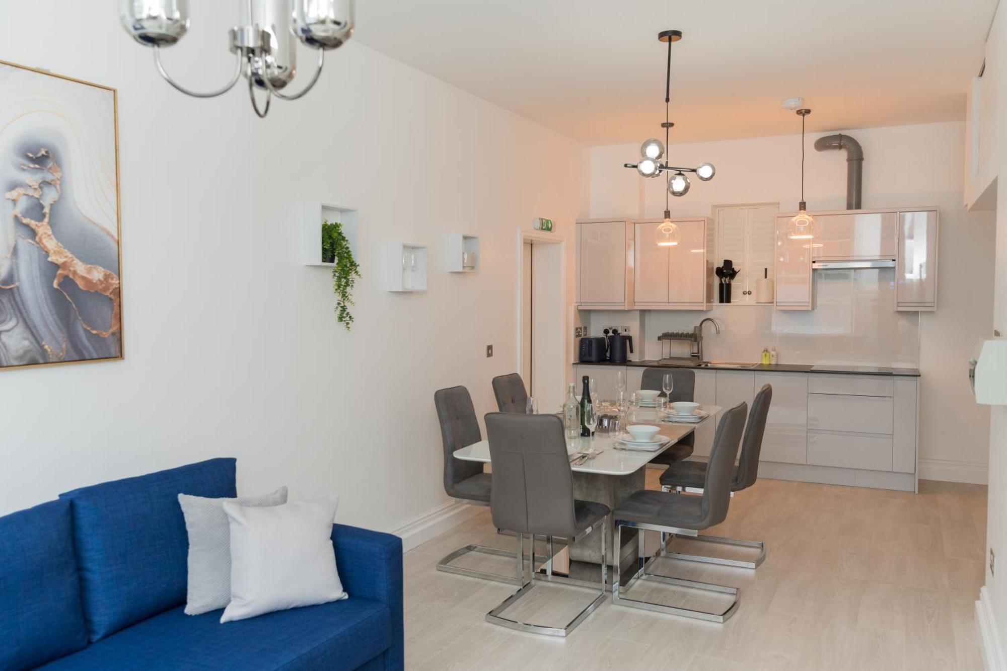 Luxurious 2 Bed Birmingham House Free Parking - Sleeps 6 Apartman Kültér fotó