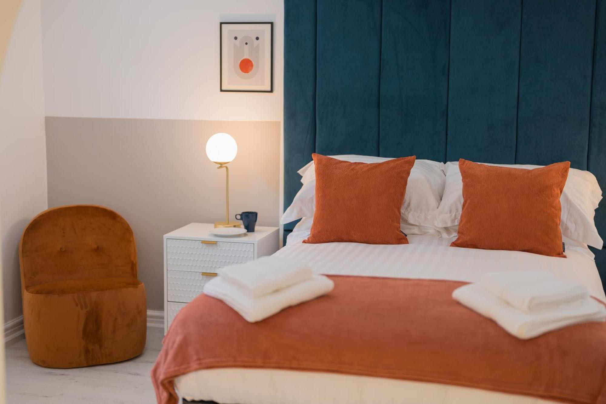 Luxurious 2 Bed Birmingham House Free Parking - Sleeps 6 Apartman Kültér fotó