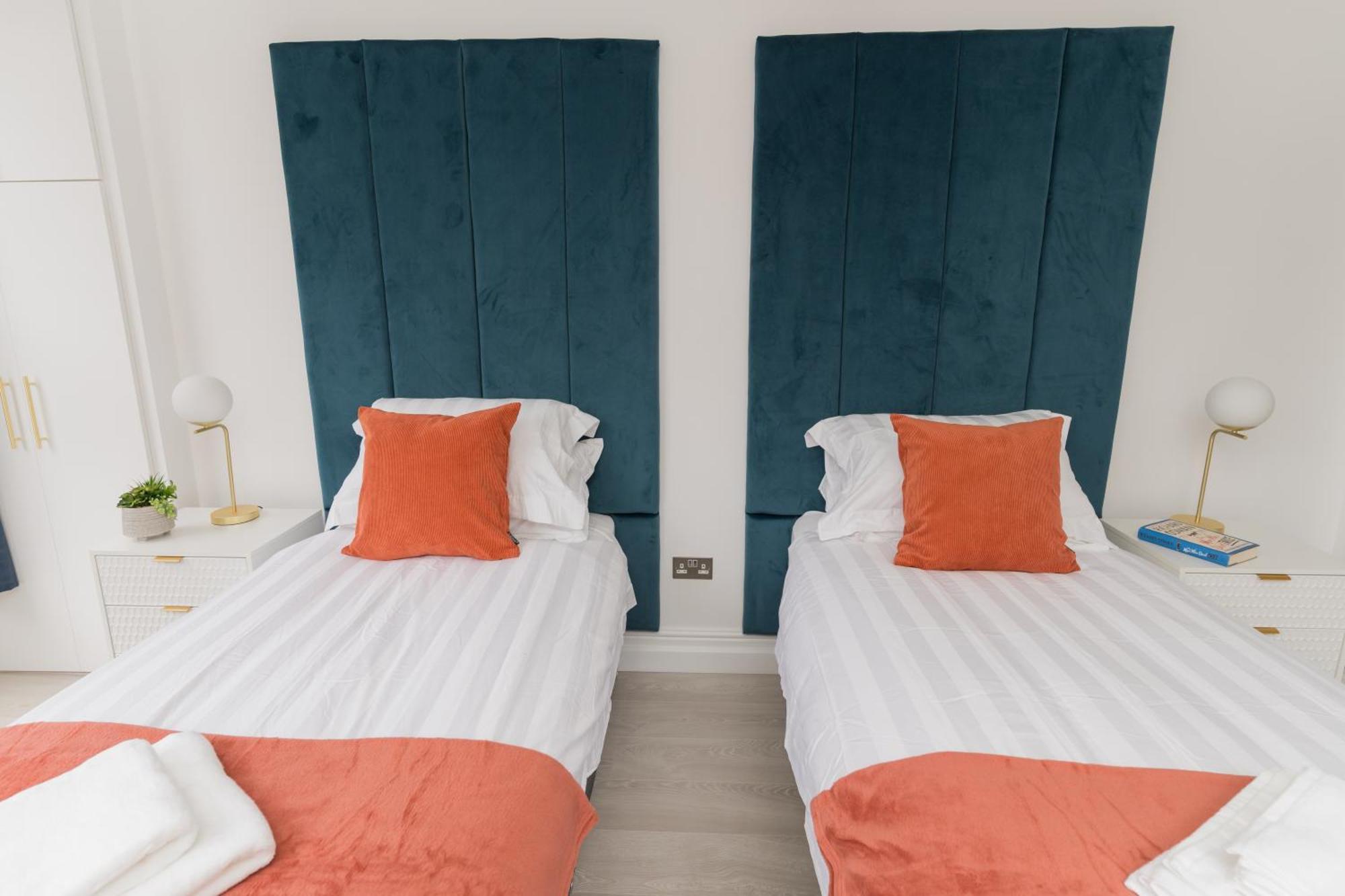 Luxurious 2 Bed Birmingham House Free Parking - Sleeps 6 Apartman Kültér fotó