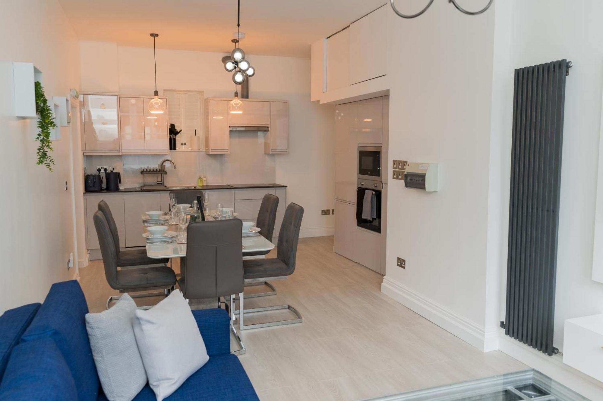 Luxurious 2 Bed Birmingham House Free Parking - Sleeps 6 Apartman Kültér fotó